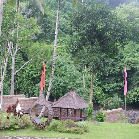 Aum Resort Pulukan Exteriér fotografie