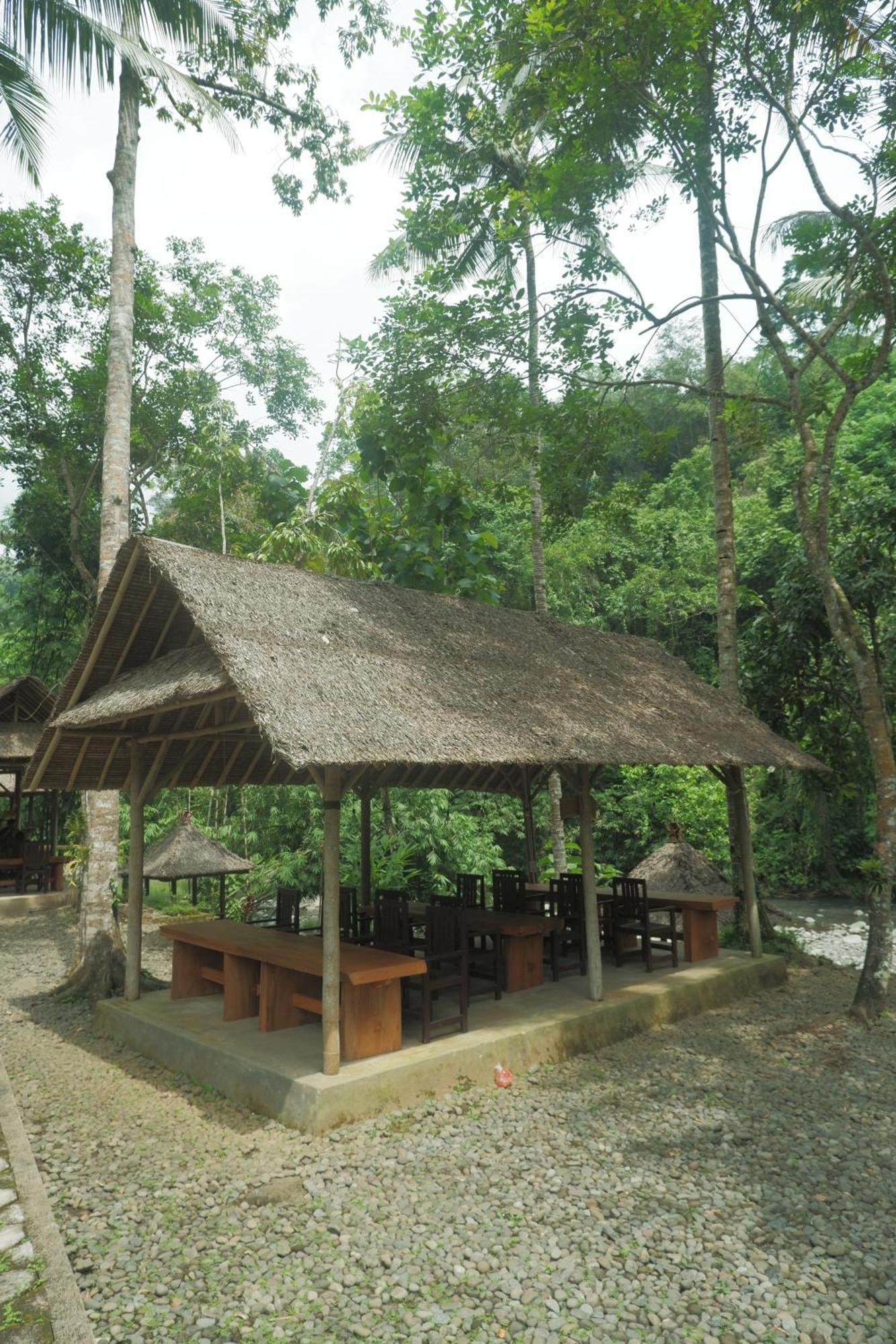 Aum Resort Pulukan Exteriér fotografie