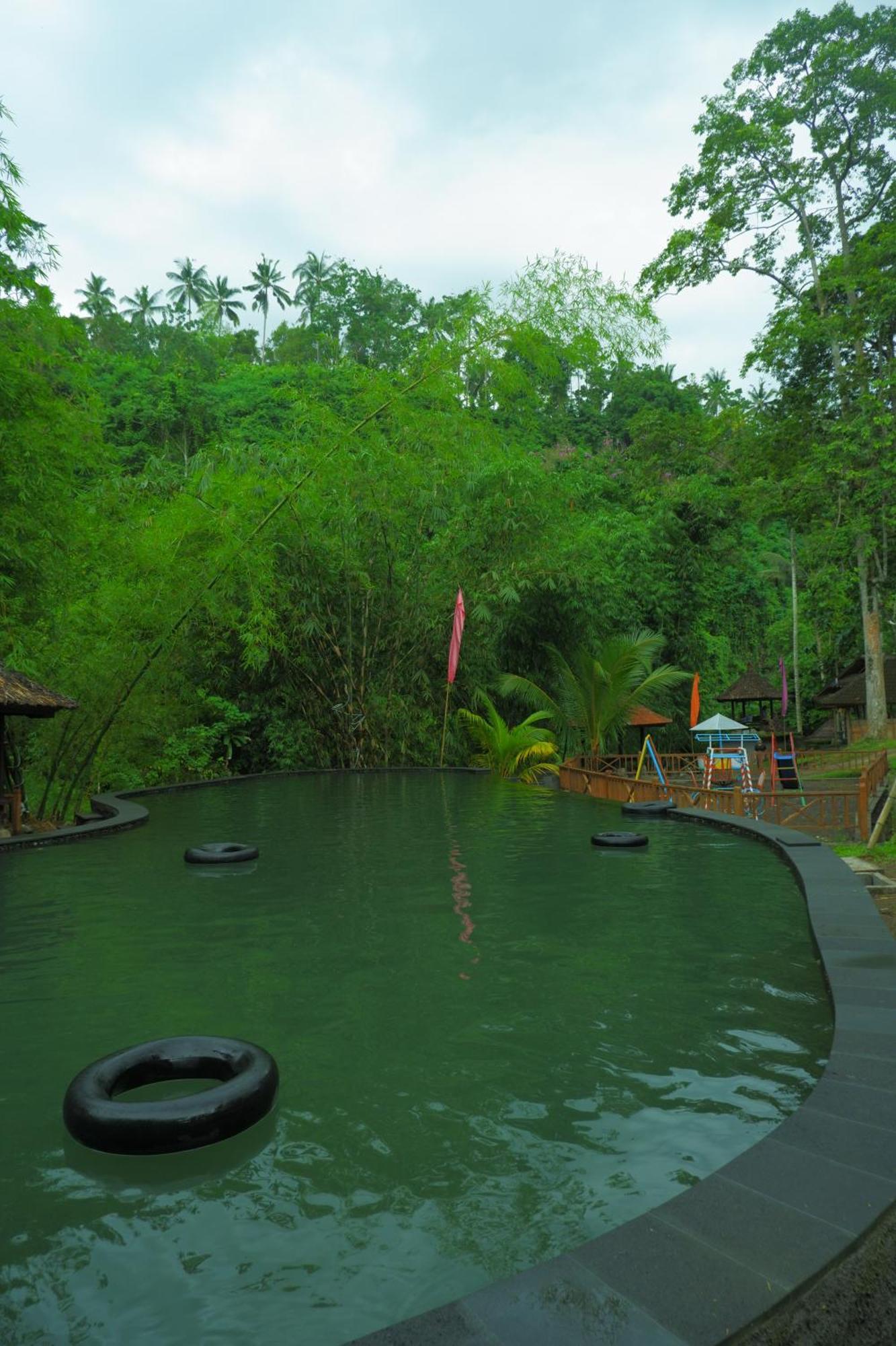 Aum Resort Pulukan Exteriér fotografie