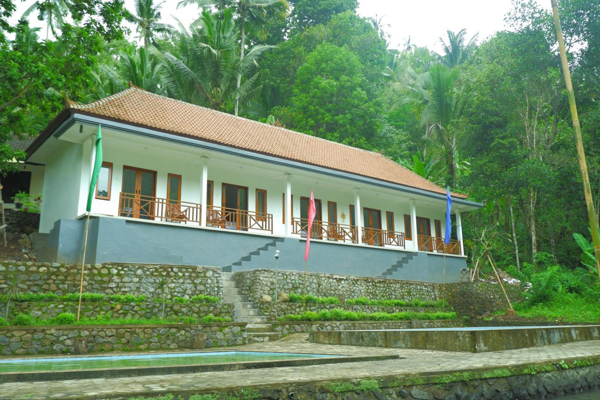 Aum Resort Pulukan Exteriér fotografie