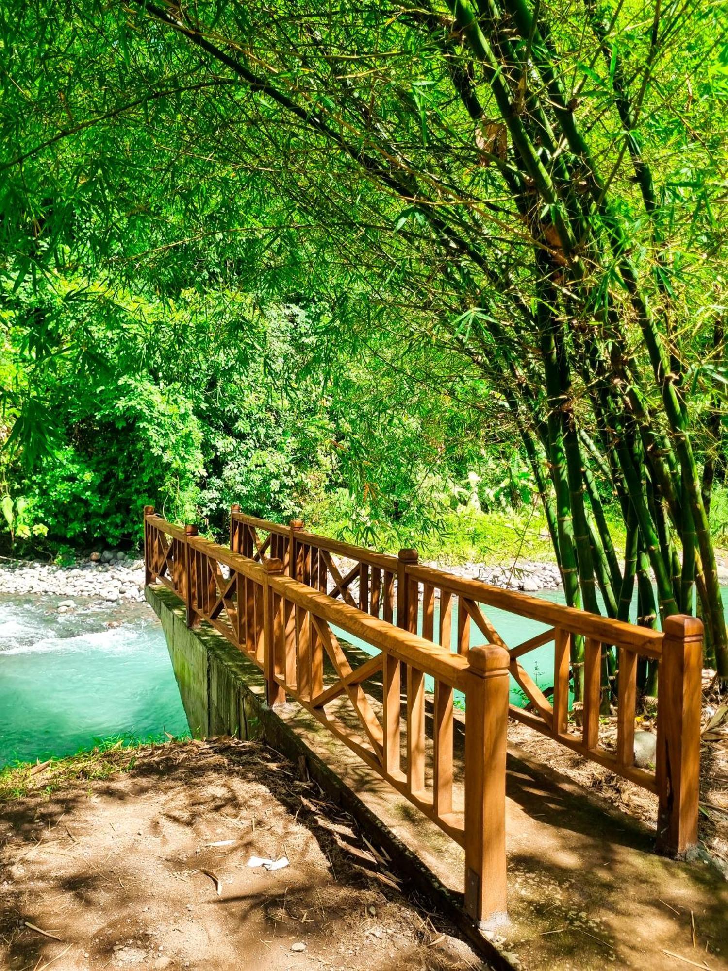 Aum Resort Pulukan Exteriér fotografie